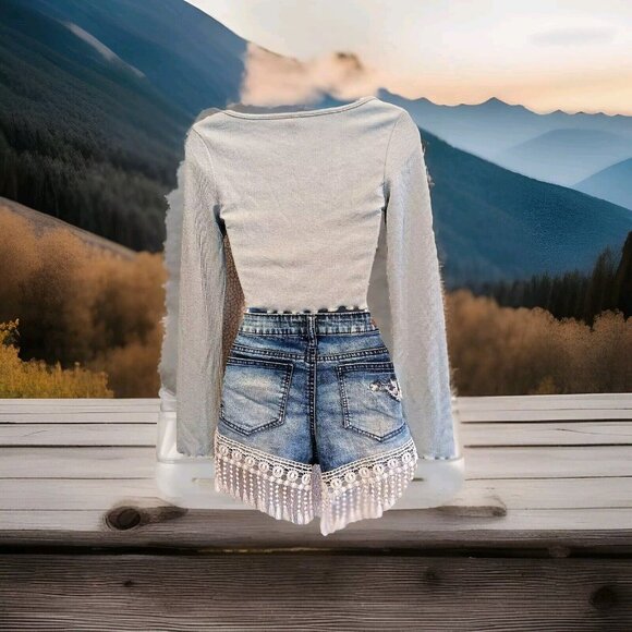L.E.I. Ashley Low Rise Junior Size 9 Lace Fringe Shorts & Shein Medium Crop Top - Picture 2 of 16